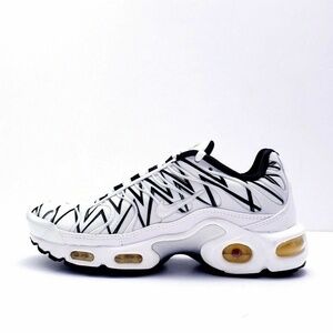 Nike Air Max Plus Shark Mens Size 4 Womens 5.5 White Sneaker Shoes $170